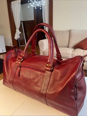 Unisex stylish 100%  Maroon Leather Weekender Duffel Bag a piece for travel